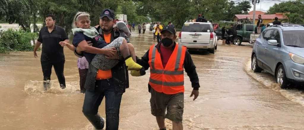 La tormenta Eta podría convertirse en huracán tras llegar a Florida