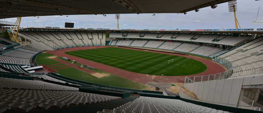 ¿Llega o no llega el césped del Kempes al Boca - River?