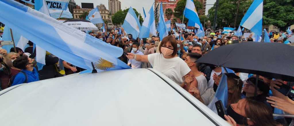 Bullrich usó viáticos del Senado para ir al #8N: "Voy a devolver el dinero"