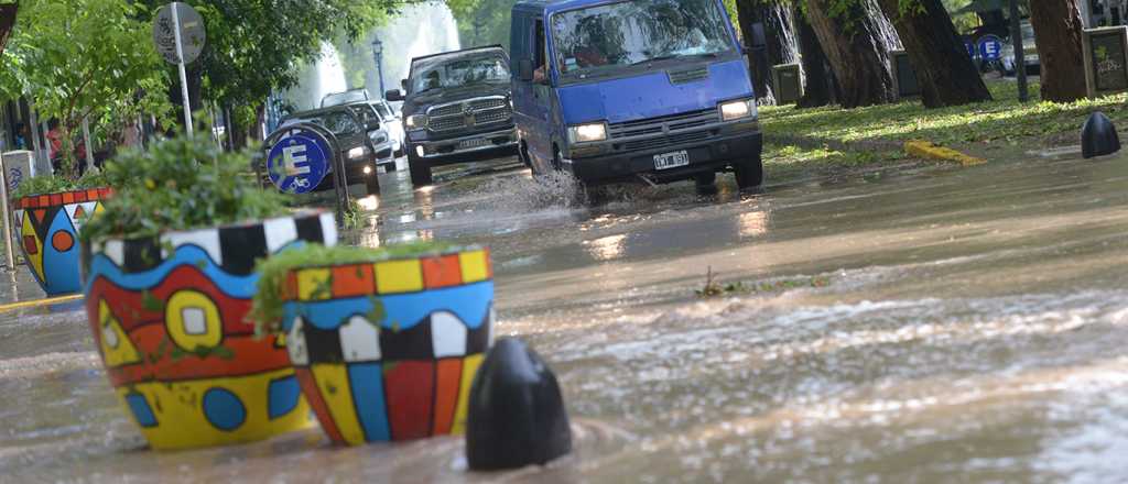 Alerta por tormenta: consejos para manejar de forma segura