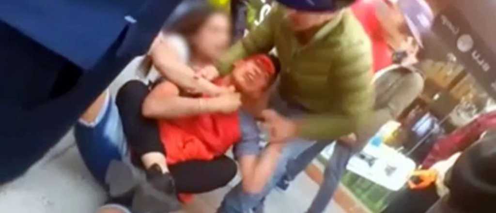 Una mujer le dio una paliza a un ladrón: "¡Andá a laburar!"