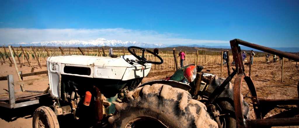 Un chico de 15 años fue aplastado por un acoplado de tractor y está grave 