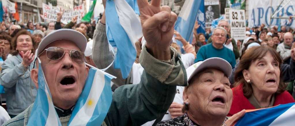 Ganancias: 200.000 jubilados dejarían de pagar el impuesto