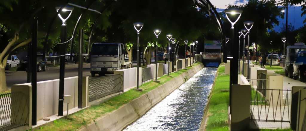 San Rafael renovó la luminaria en el Paseo Luis Huerta