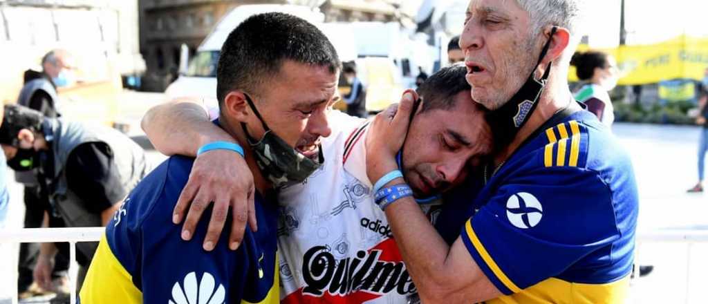 Hinchas de Boca y River se unieron para llorarlo