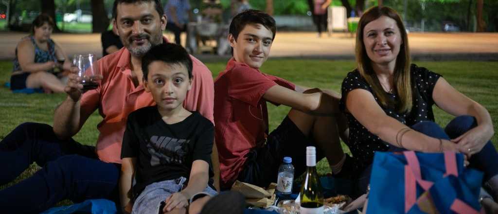 Ciudad celebró en el Parque el Día del Vino con espectáculos en vivo