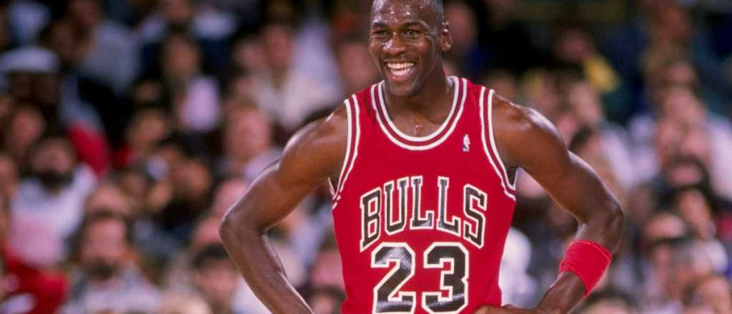 Subastaron una camiseta de Jordan en una suma récord