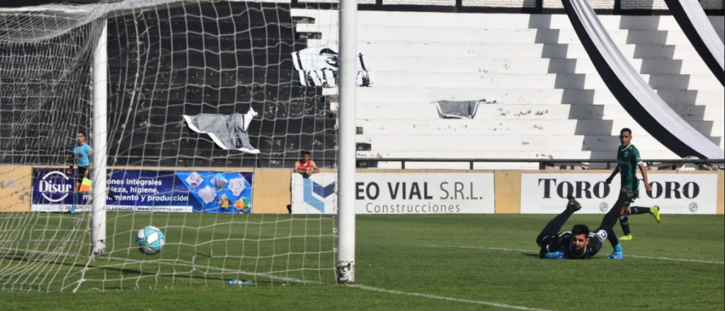 Gimnasia la pasó mal y perdió de local contra Sarmiento