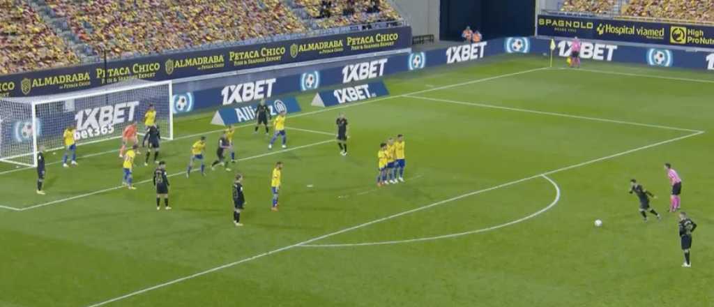 La insólita táctica del Cádiz para evitar un gol de tiro libre de Messi