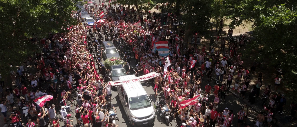 Sabella fue despedido por una multitud en La Plata