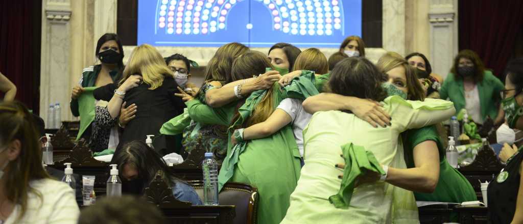 Diputados aprobó el aborto libre y gratuito