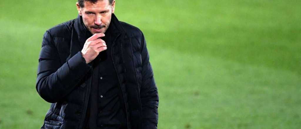 Prendido fuego: Simeone lo reemplazó y rompió una butaca