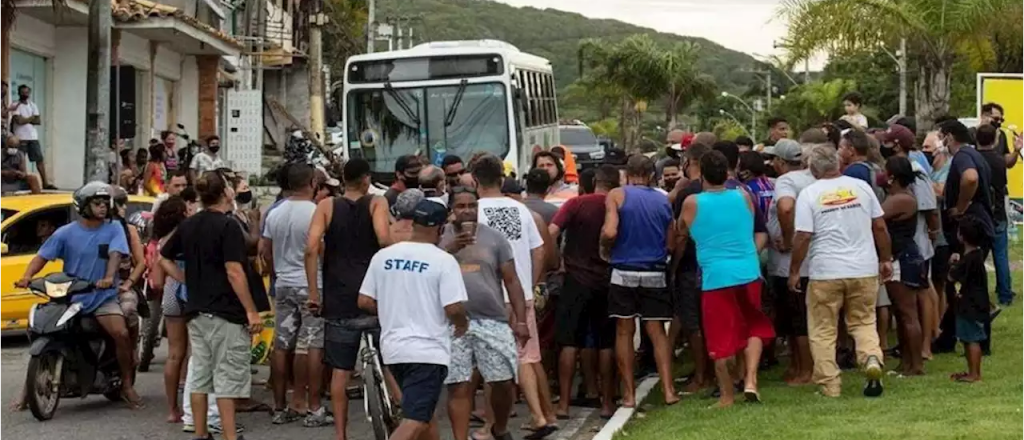 Echaron a los turistas de Buzios 