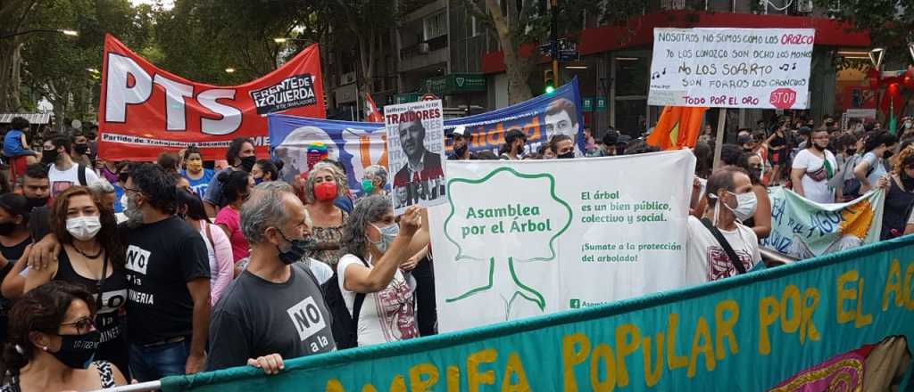 Antimineros marcharon contra la minería y el fracking 