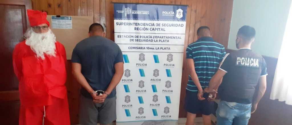 Policía se vistió de Papa Noel para detener a un delincuente