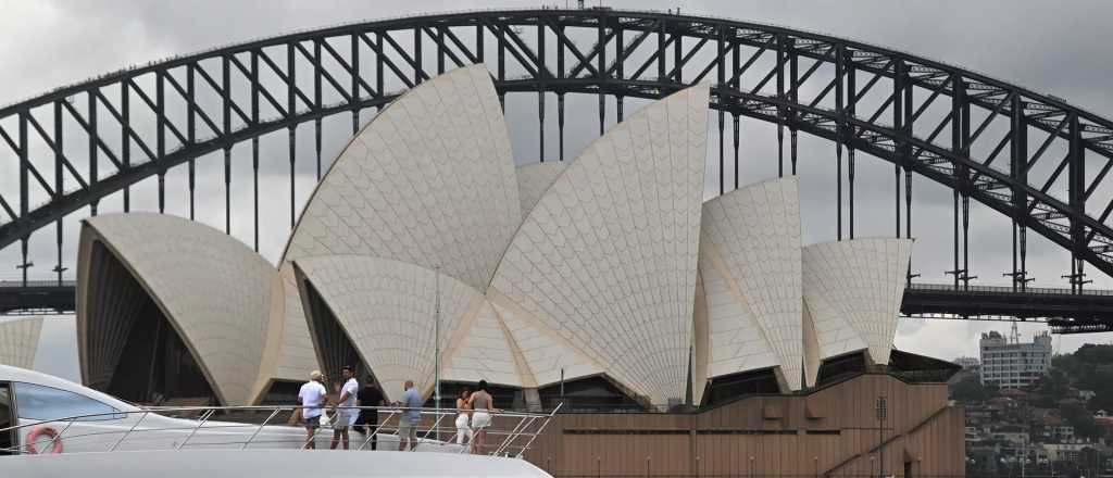 Sin público en los famosos fuegos artificiales de Sydney