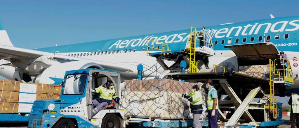 Parte el vuelo a buscar la segunda tanda de vacunas rusas