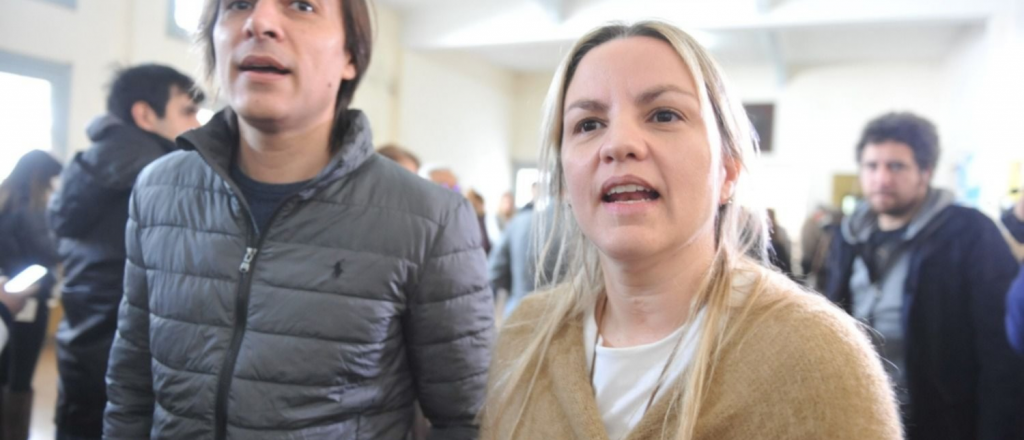 La querella pide revocar la domiciliaria del marido de Carolina Píparo por una "reunión" con una víctima