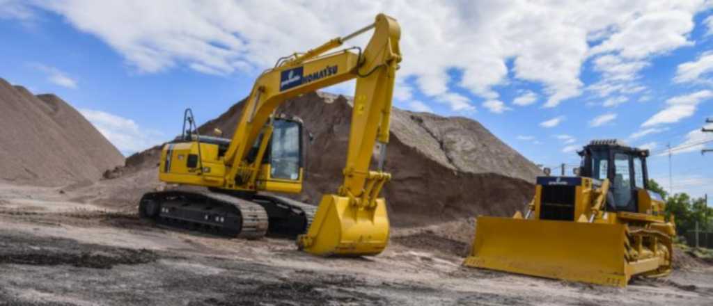 Guaymallén suma una topadora y una excavadora a su flota