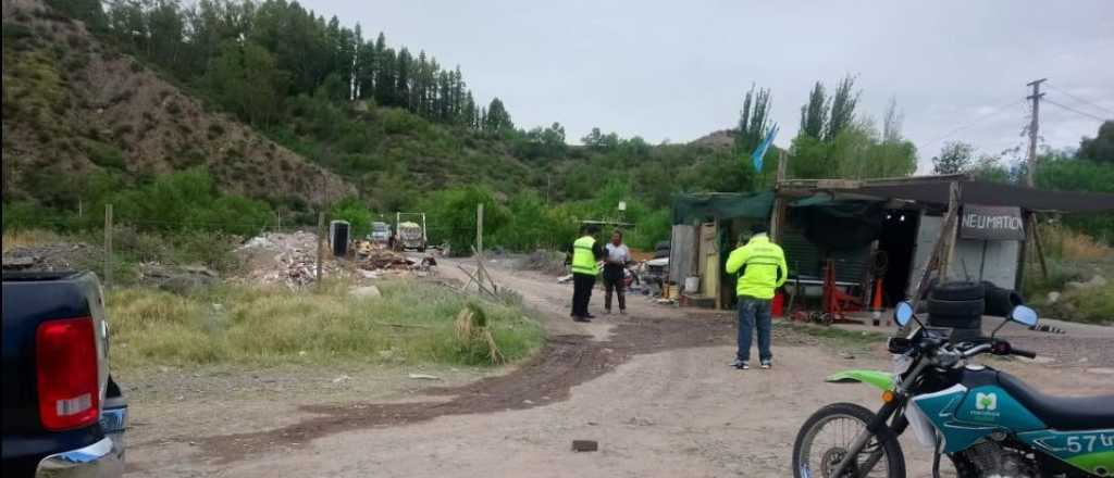 Los atraparon infraganti tirando escombros en el piedemonte