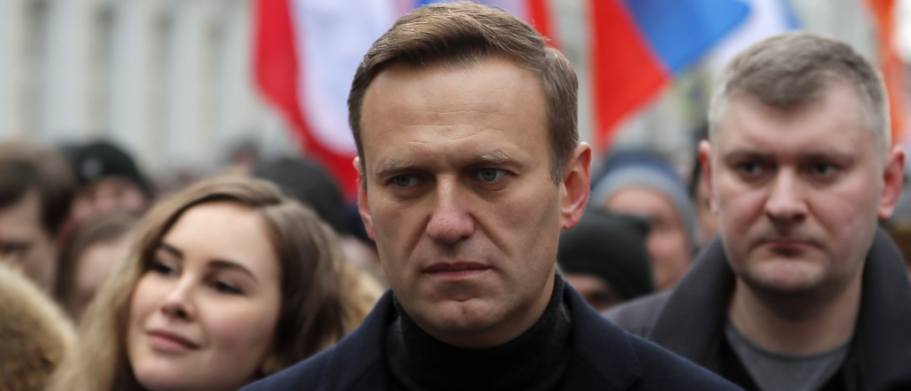 Rusia promete encarcelar a Navalny cuando regrese de Alemania