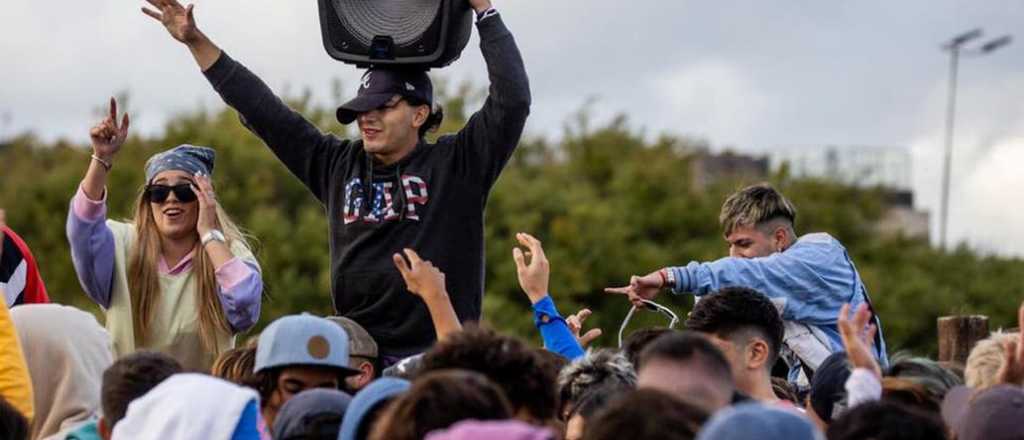 Fiesta, descontrol y golpes en una playa de Pinamar