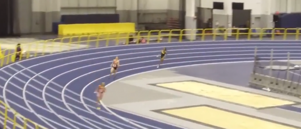 Video: la impresionante remontada de una atleta en una carrera de postas