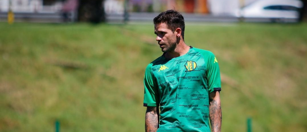 Gago dirigió su primera práctica como DT de Aldosivi