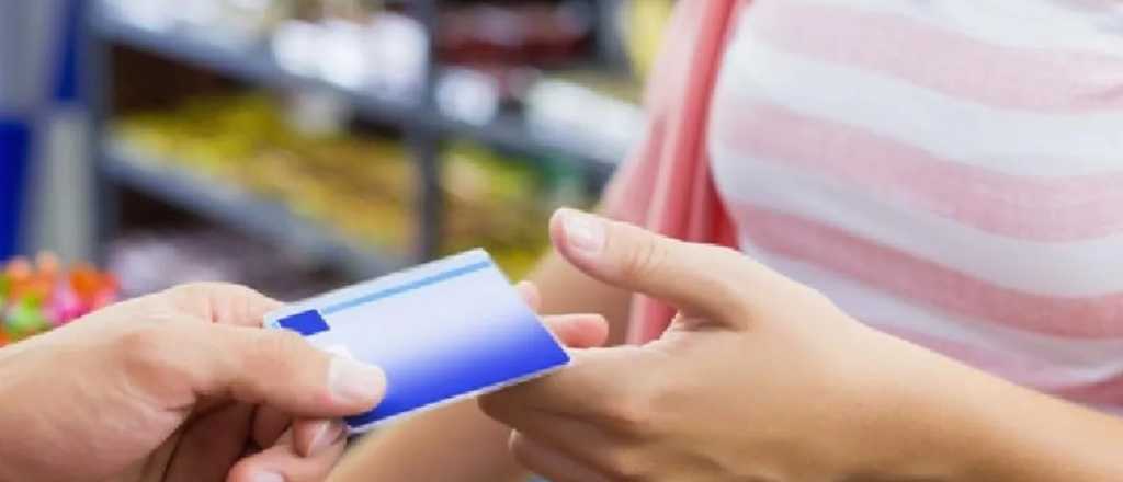 Buscarán que las compras con la Tarjeta Alimentar no paguen IVA