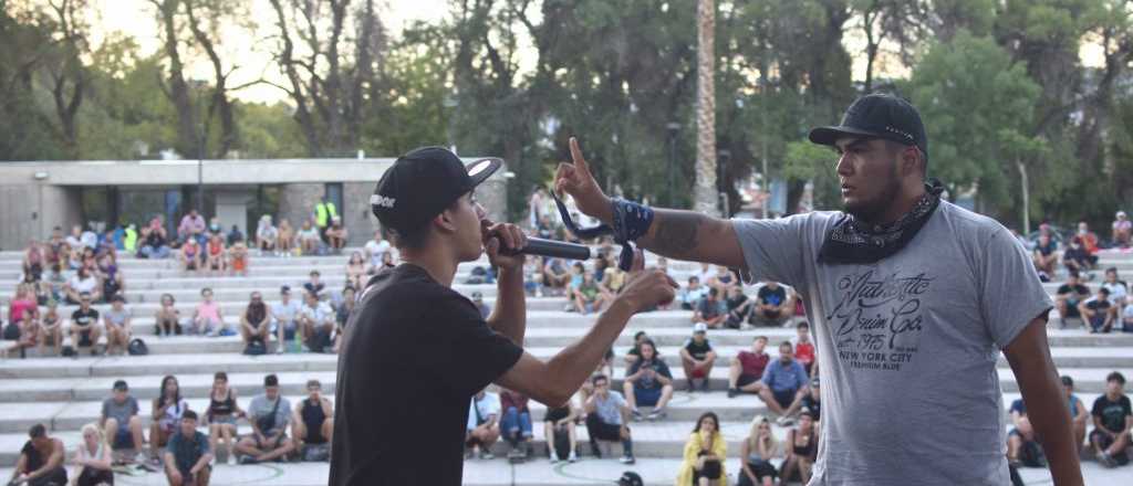 Tarde urbana en el anfiteatro del parque O'Higgins de Ciudad