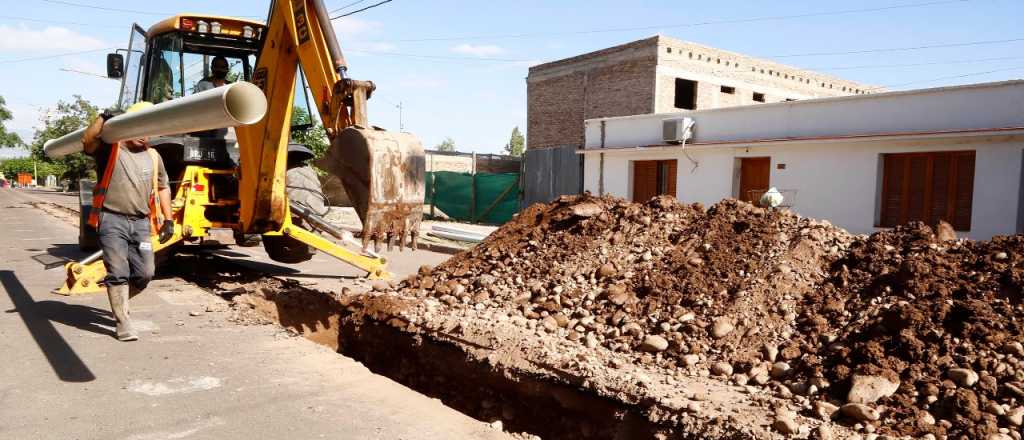 Maipú avanza en la red cloacal de Villa Hortencia en Gutiérrez