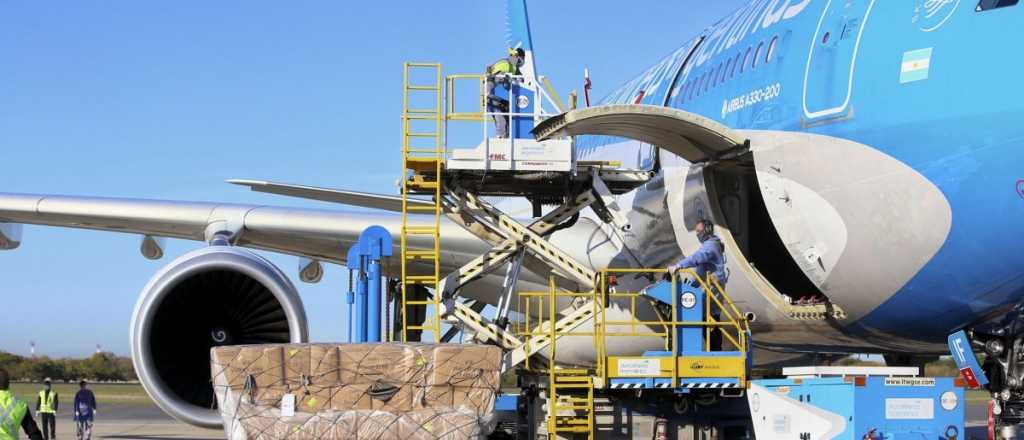 Por qué las vacunas se traen en aviones de Aerolíneas