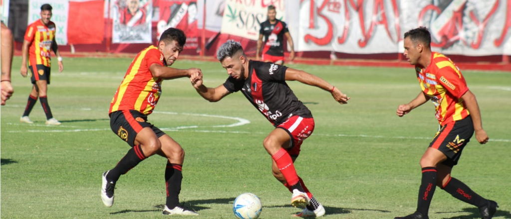 Piñas entre un jugador y un dirigente de Sarmiento tras perder ante Maipú