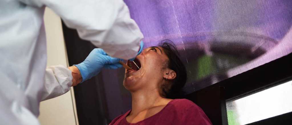 Qué es la "lengua Covid", un nuevo síntoma del coronavirus