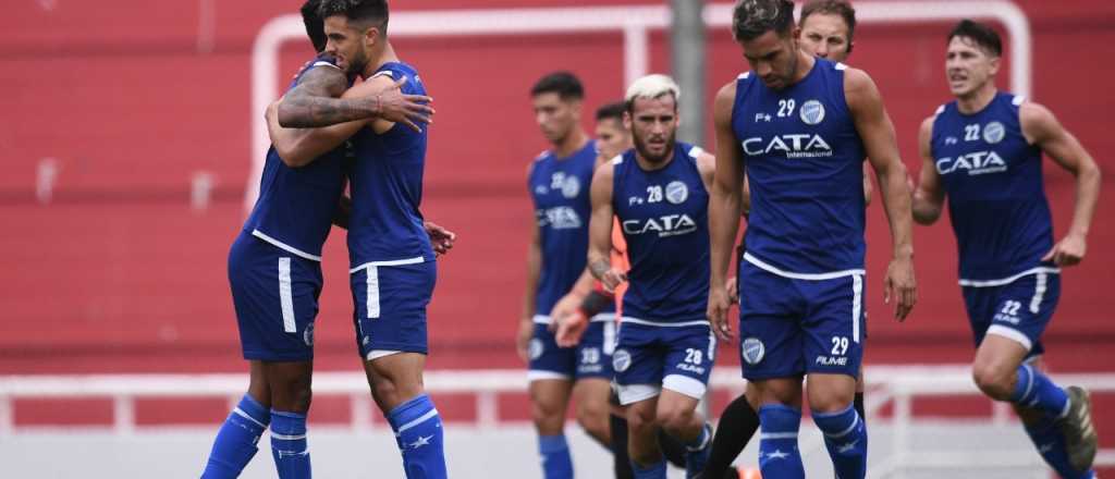 Godoy Cruz arrancó la "era Méndez" con un empate