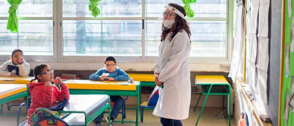 Estos son los docentes que no deben dar clases presenciales