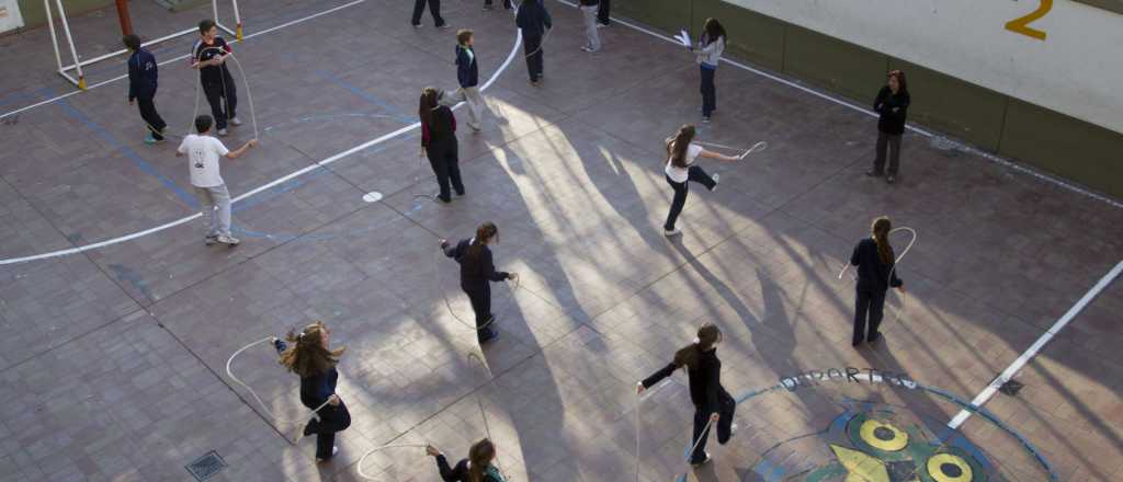 Así volverán los colegios de la UNCuyo a la presencialidad