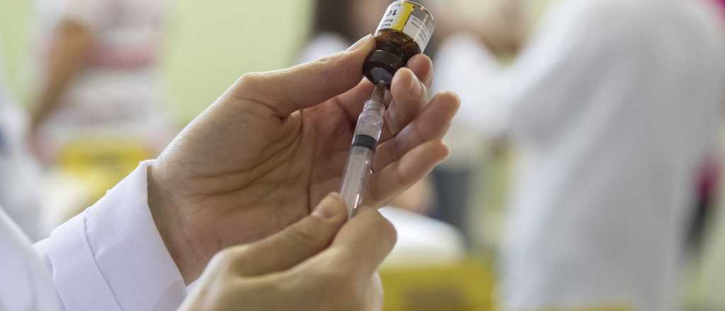 Francia sugiere una sola dosis para pacientes recuperados