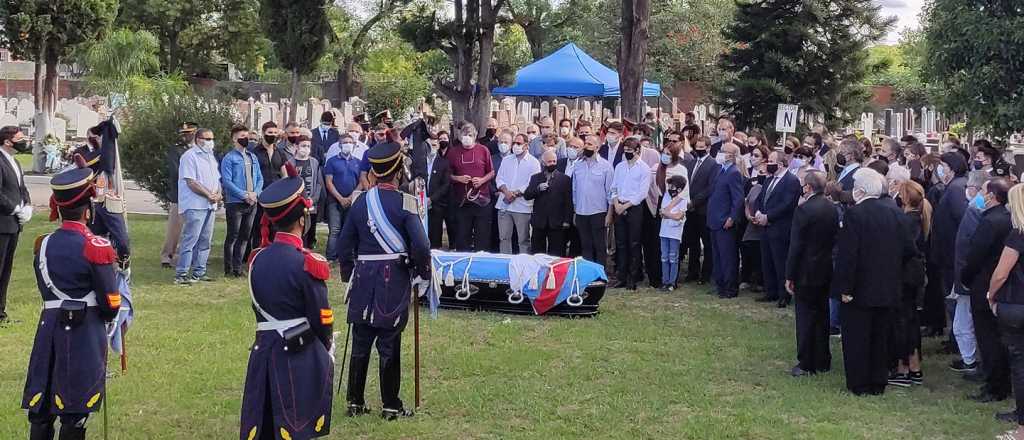 Enterraron a Menem en el Cementerio Islámico