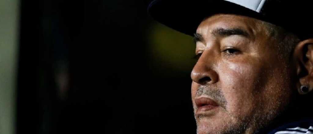 Aseguran que a Maradona "lo bañaban con una manguera"