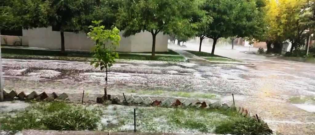 Fuerte tormenta de granizo en el Gran Mendoza