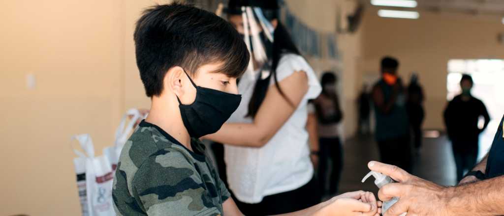 Los alumnos, hasta 3°grado, vuelven al aula "a full" en Mendoza