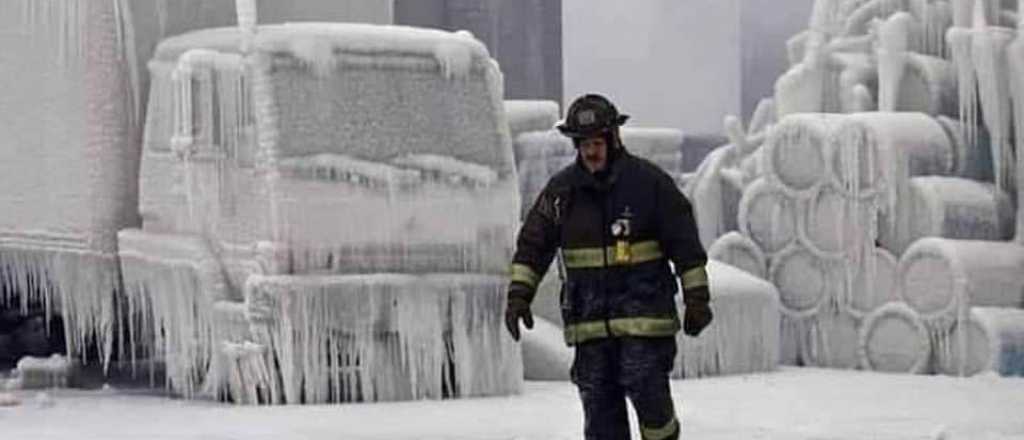 Ola de frío en EEUU: los texanos hierven nieve porque no hay agua