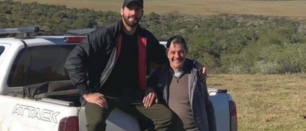 El padre del arquero del Liverpool se ahogó en un lago