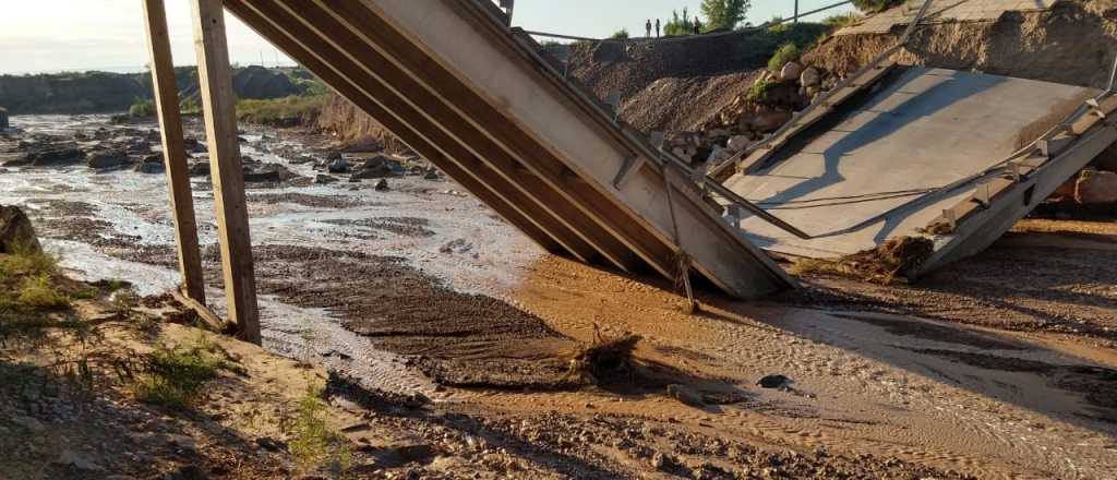 Cayó un puente por las tormentas y hay desvío en la Ruta 40