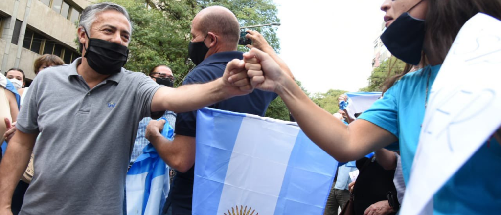 Cornejo, en la marcha de la bronca mendocina contra el Gobierno