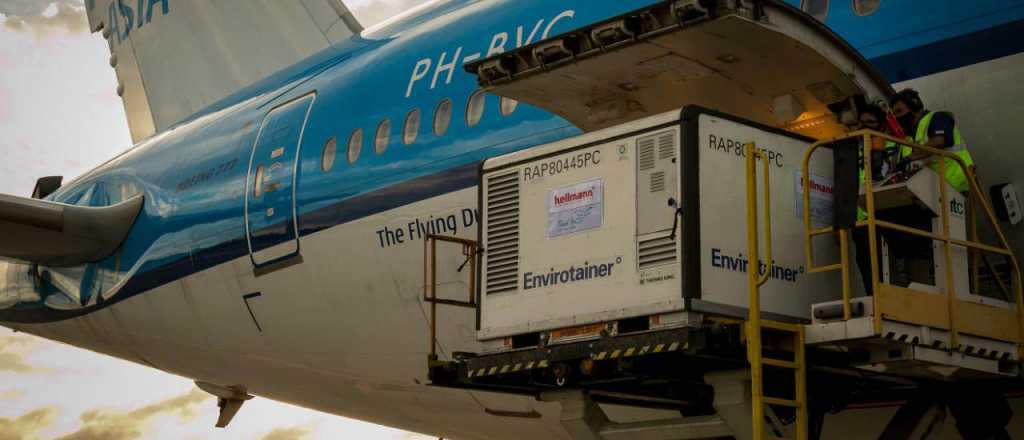 Llegaron al país otras 96 mil dosis de la vacuna desde China