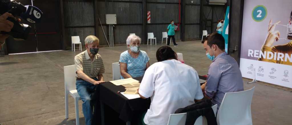 Comenzó la vacunación en Mendoza: "Gracias a Dios llegué a este momento"