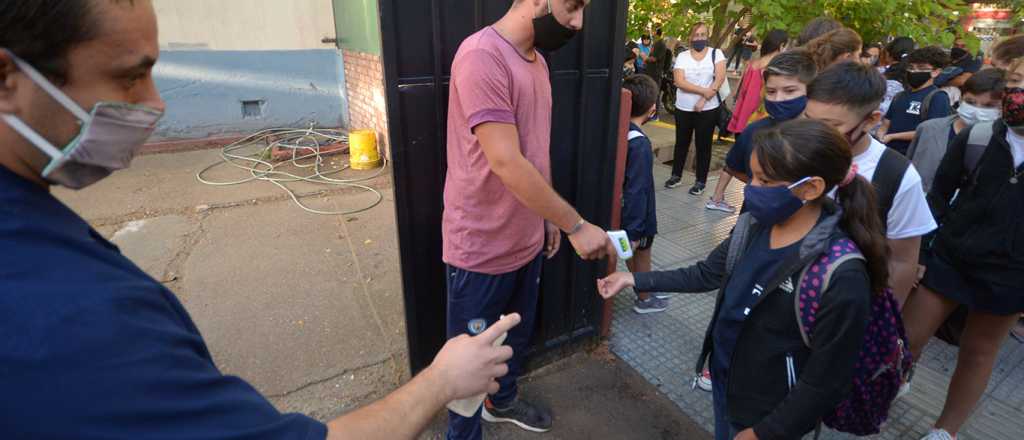 Desde el inicio de clases se contagiaron 261 estudiantes en Mendoza