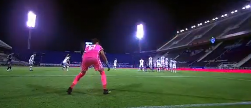 Video: golazo de Cardona, de tiro libre al estilo "Messi"